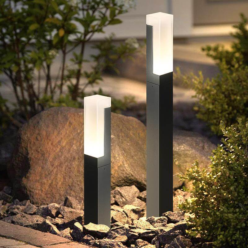 CubicLight | Modern Minimalist Aluminum LED Bollard Light for Outdoors