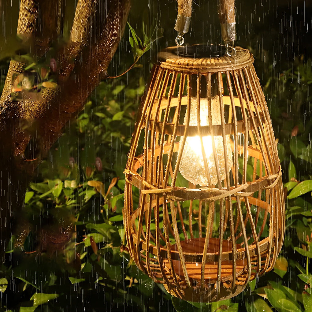 RattanGlow | Charming Vintage Outdoor Solar Lantern for Ambiance